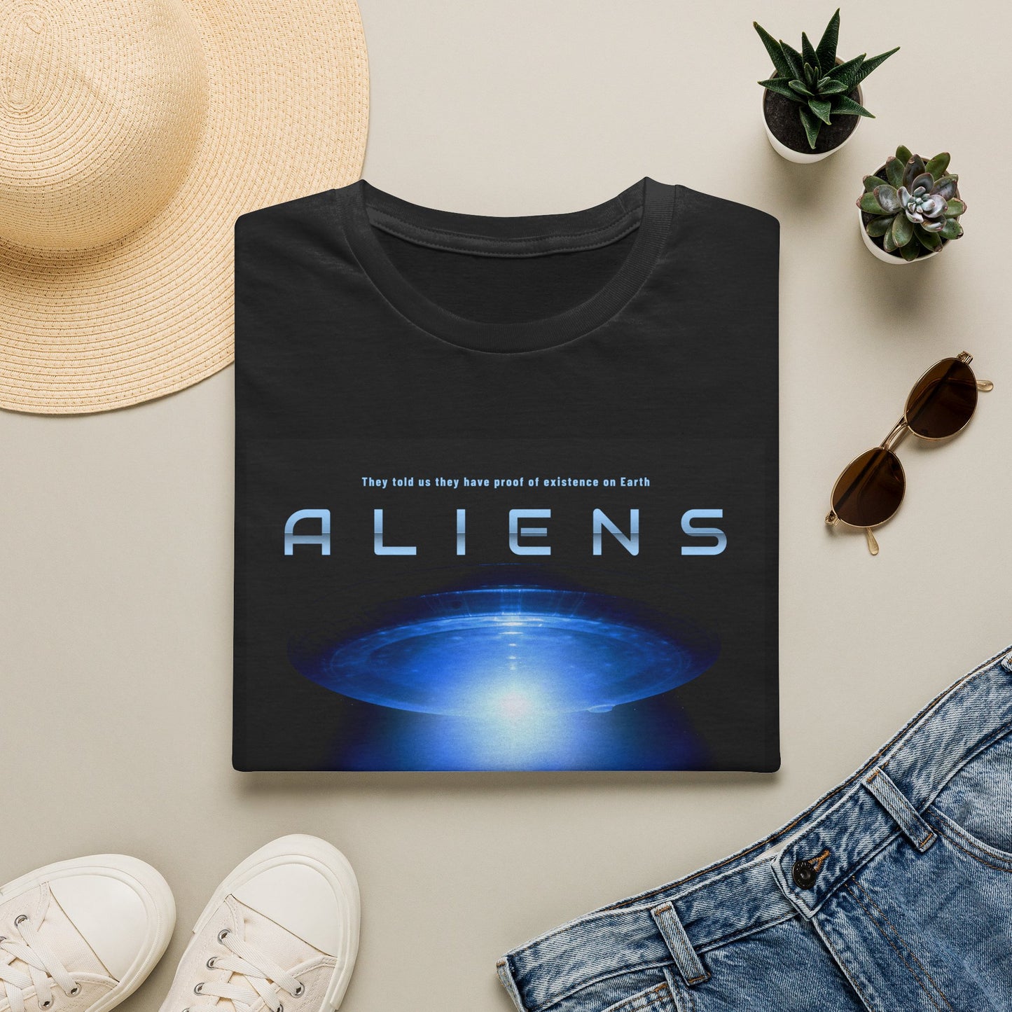 Aliens UFO Graphic Tee — Retro Sci‑Fi Movie Poster T‑Shirt